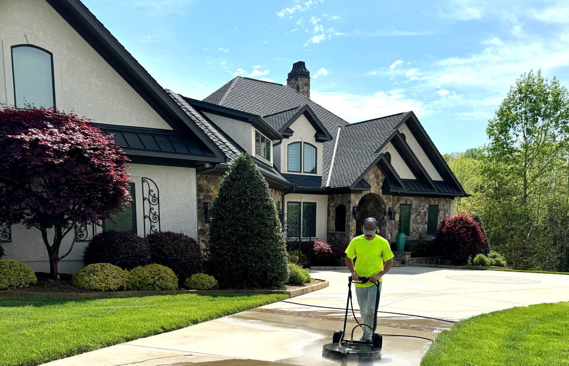 Charlotte Area Pressure Washing and Paint Removal Company | Residential and Commercial exterior cleaning | Mecklenburg County Area, NC